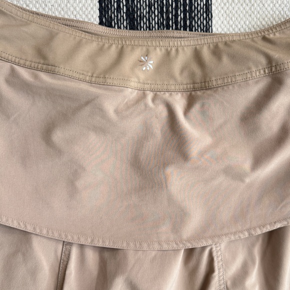 Athleta Skort‎ Women's Lightweight Tan Skort Size 6 - Picture 9 of 9